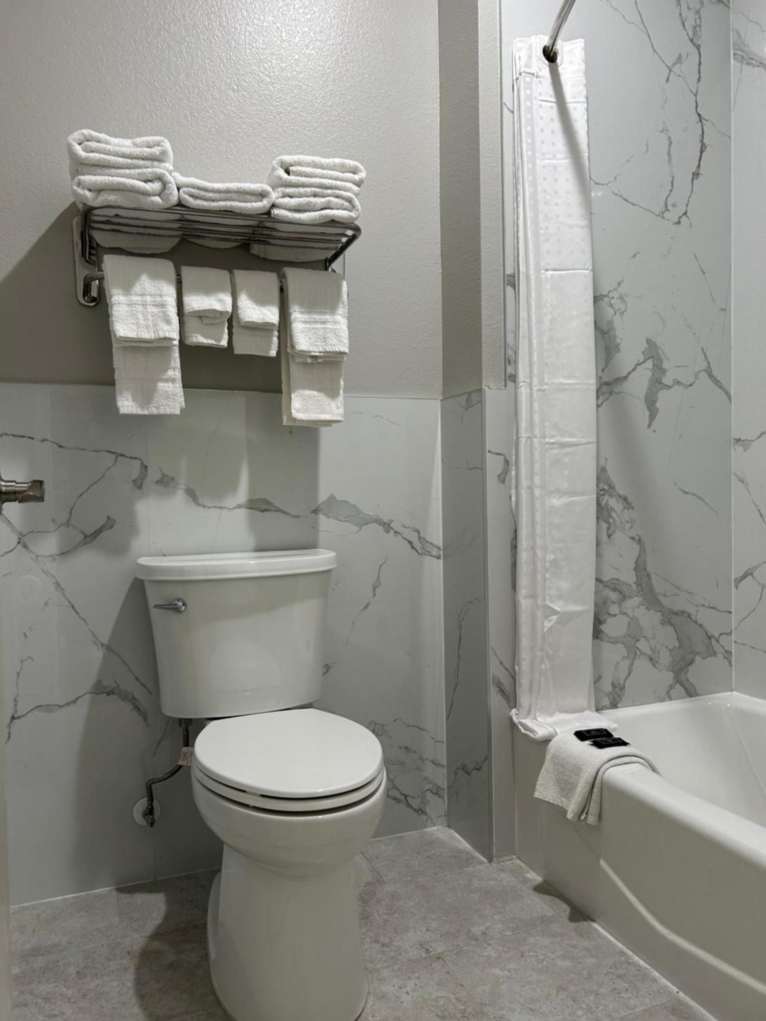 Crystal Inn Gessner- Near Sam Houston Racepark エクステリア 写真